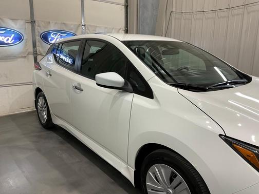 2025 Nissan Leaf S