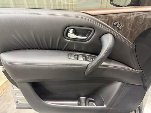 Brilliant Silver Metallic 2024 Nissan Armada Platinum