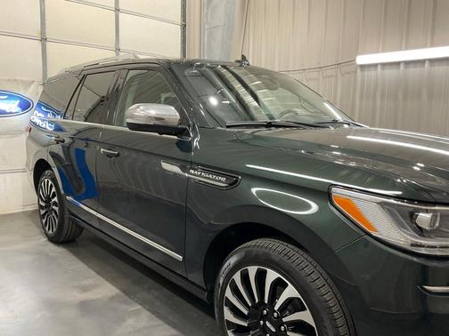 2024 Lincoln Navigator Black Label