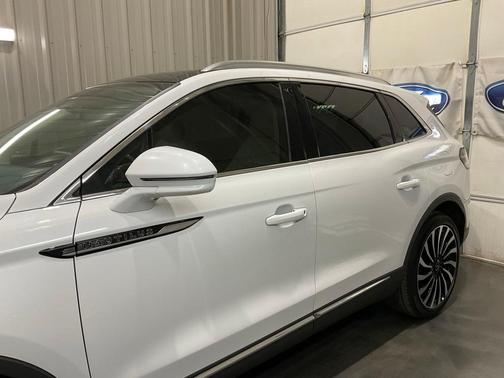 2021 Lincoln Nautilus Black Label