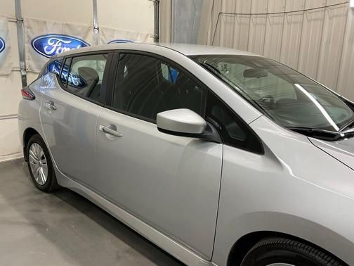 2025 Nissan Leaf S