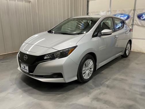 2025 Nissan Leaf S