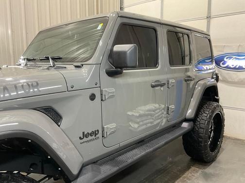 2022 Jeep Wrangler Unlimited Sahara Altitude