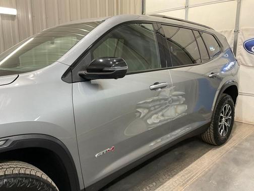 2025 GMC Acadia AT4