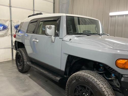 2014 Toyota FJ Cruiser Base