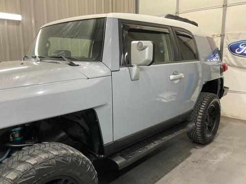 2014 Toyota FJ Cruiser Base