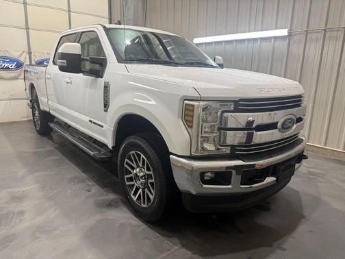 Oxford White 2019 Ford F-250 Lariat