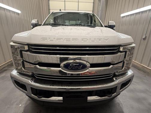 Oxford White 2019 Ford F-250 Lariat