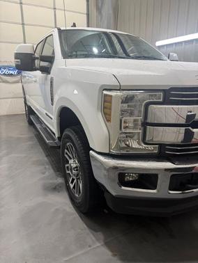 Oxford White 2019 Ford F-250 Lariat