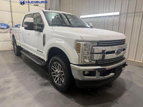 Oxford White 2019 Ford F-250 Lariat