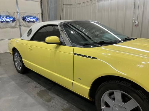 2002 Ford Thunderbird 