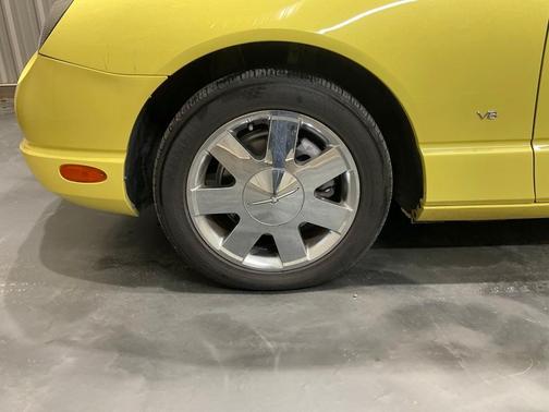 2002 Ford Thunderbird 