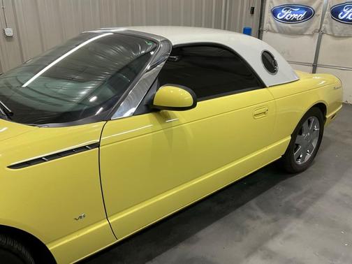 2002 Ford Thunderbird 