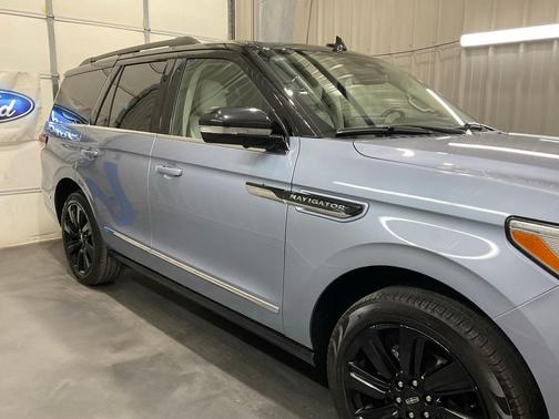 2024 Lincoln Navigator Black Label