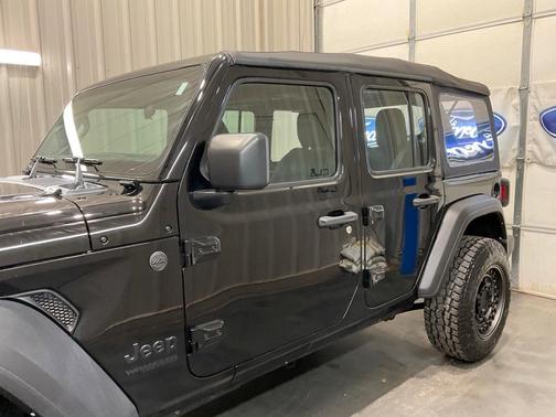 2022 Jeep Wrangler Unlimited Sport