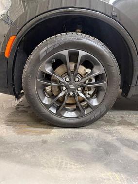 DB Black Crystal Clearcoat 2023 Dodge Durango GT