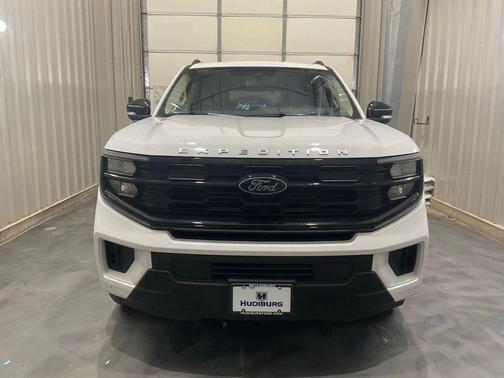 Oxford White 2025 Ford Expedition Active