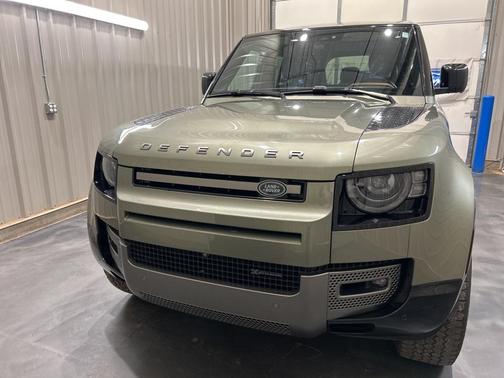 2023 Land Rover Defender 110 X-Dynamic SE
