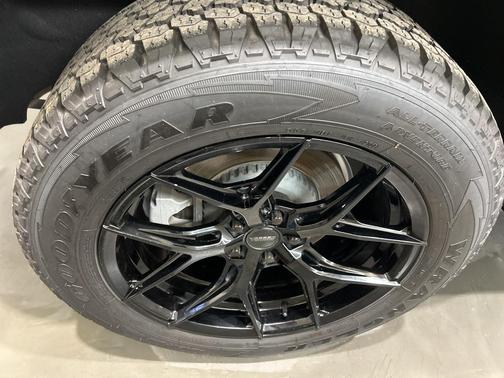 2023 Land Rover Defender 110 X-Dynamic SE