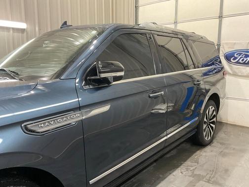 2022 Lincoln Navigator L Reserve