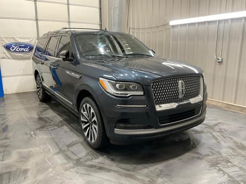 2022 Lincoln Navigator L Reserve