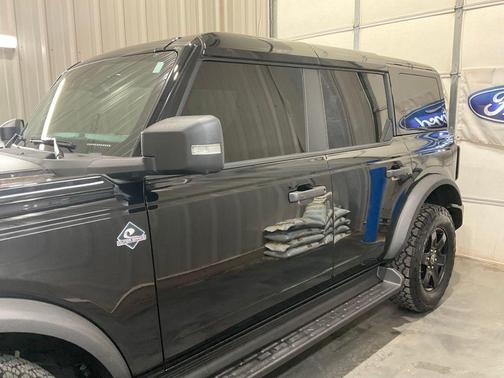 Shadow Black 2025 Ford Bronco Outer Banks