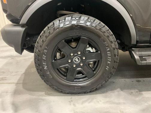 Shadow Black 2025 Ford Bronco Outer Banks