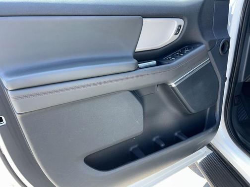 White Metallic 2025 Ford Expedition Max Active