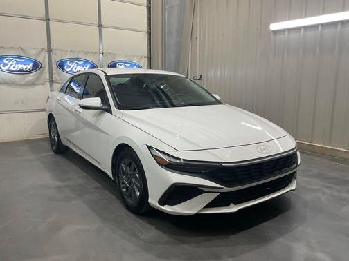 White 2024 Hyundai ELANTRA SEL