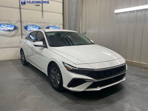 White 2024 Hyundai ELANTRA SEL