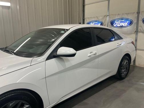 White 2024 Hyundai ELANTRA SEL