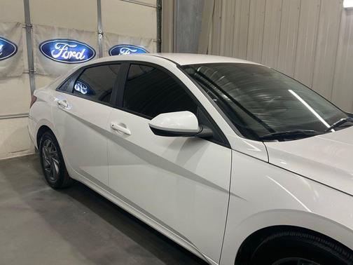 White 2024 Hyundai ELANTRA SEL