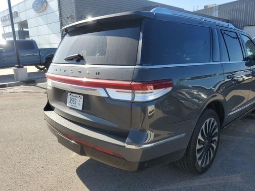 Dark Gray Metallic 2022 Lincoln Navigator L Black Label