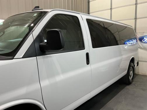 2024 Chevrolet Express 3500 LS