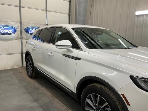 2022 Lincoln Nautilus Standard