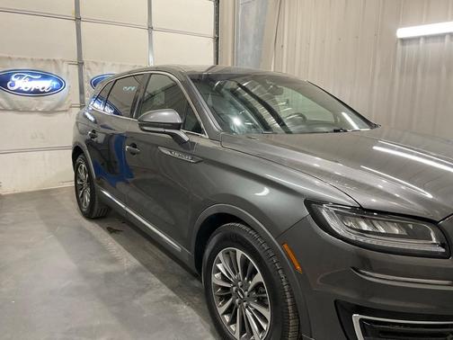 2019 Lincoln Nautilus Select