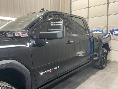 2024 GMC Sierra 2500 AT4