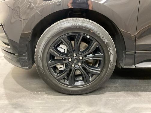 2023 Ford Edge SE