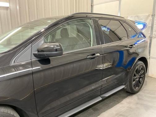 2023 Ford Edge SE