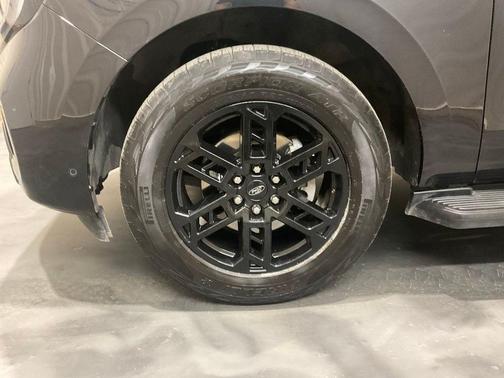 Black Metallic 2025 Ford Expedition Max Active