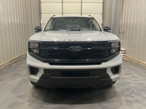 Silver Metallic 2025 Ford Expedition Active
