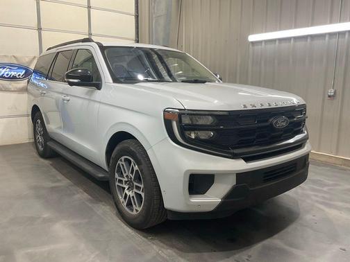 Silver Metallic 2025 Ford Expedition Active