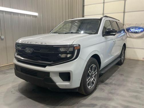 Silver Metallic 2025 Ford Expedition Active