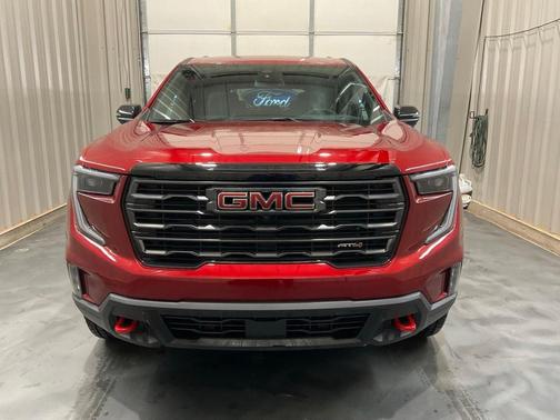 2024 GMC Acadia AT4