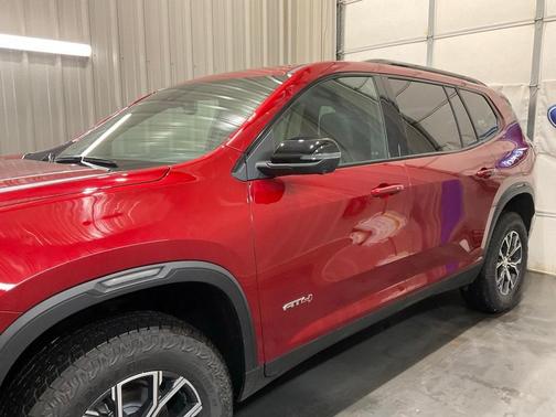 2024 GMC Acadia AT4
