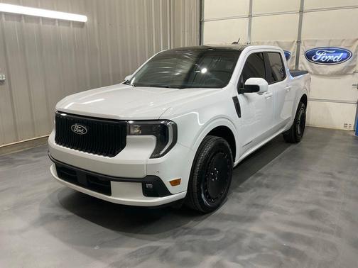 Oxford White 2025 Ford Maverick Lobo High