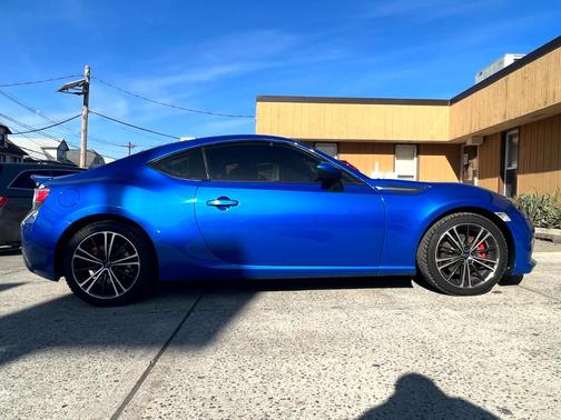 Photo 5 of 21 of 2013 Subaru BRZ Limited