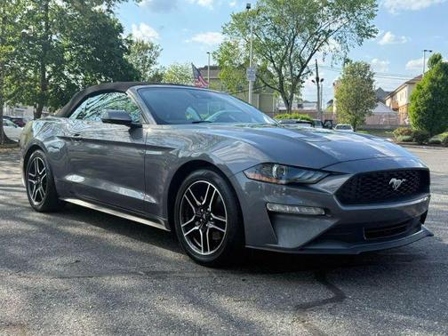 2022 Ford Mustang EcoBoost Premium