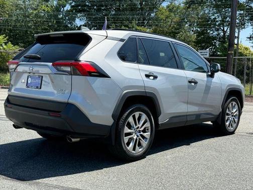 2020 Toyota RAV4 XLE Premium