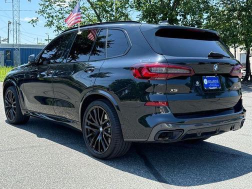2021 BMW X5 M50i